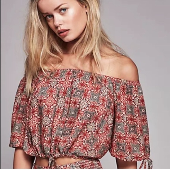 Free People Electric Love Crop Peasant Top Printed Red Combo Off the Shoulder - Picture 1 of 13
